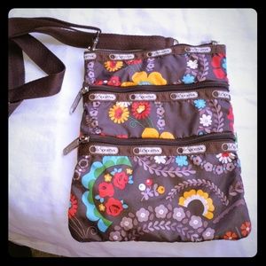 LeSportsac